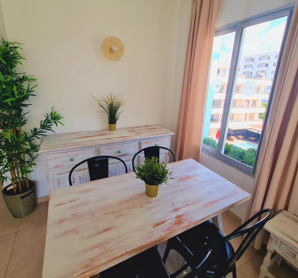 Tabbu Ibiza Apartments Playa d'en Bossa Exteriör bild