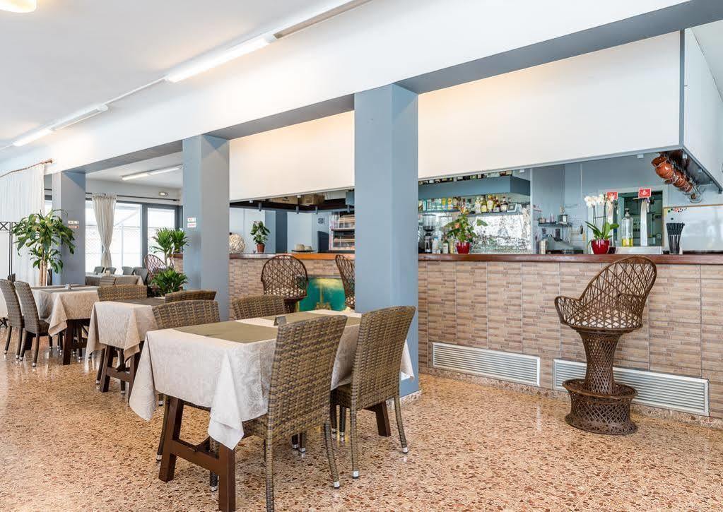 Tabbu Ibiza Apartments Playa d'en Bossa Exteriör bild